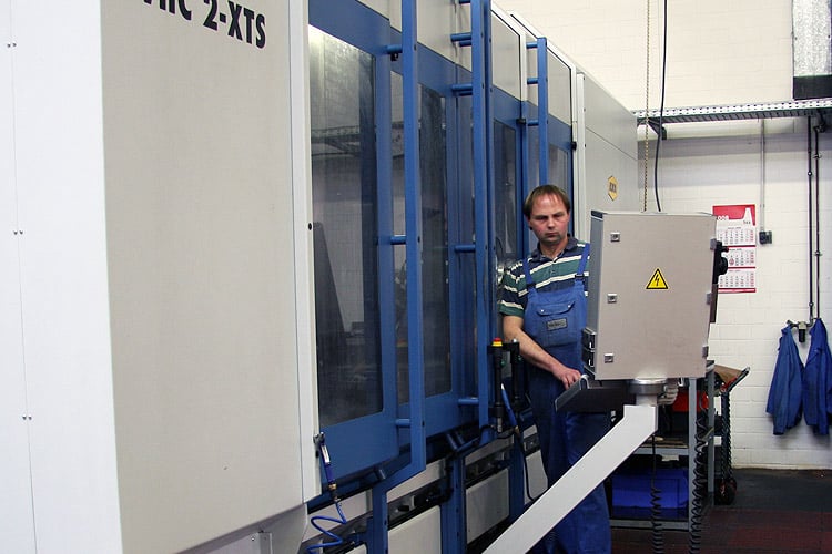 Schwenkkopfmaschine AXA VHC 2